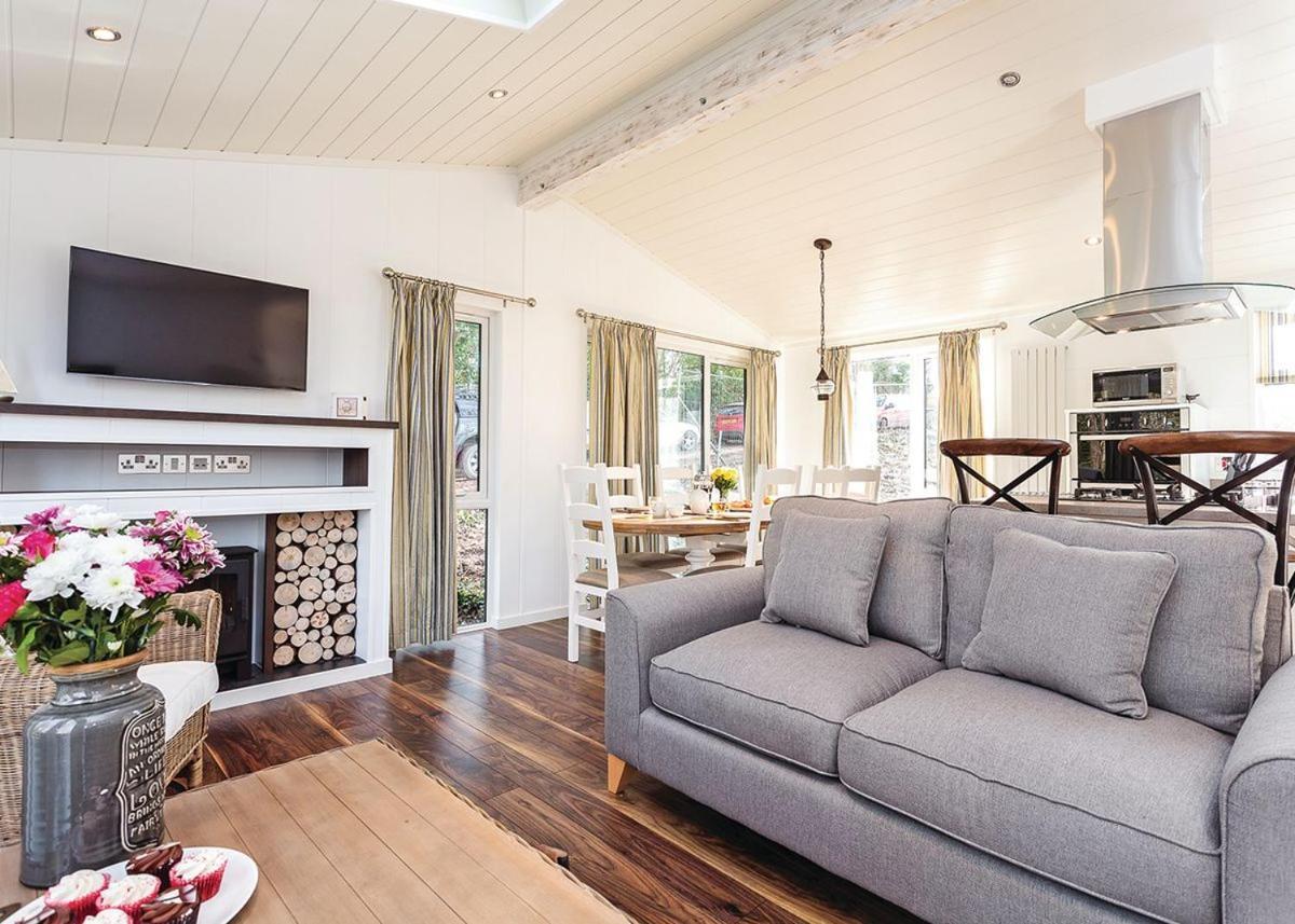 Woodside Bay Lodge Retreat 우튼브리지 외부 사진