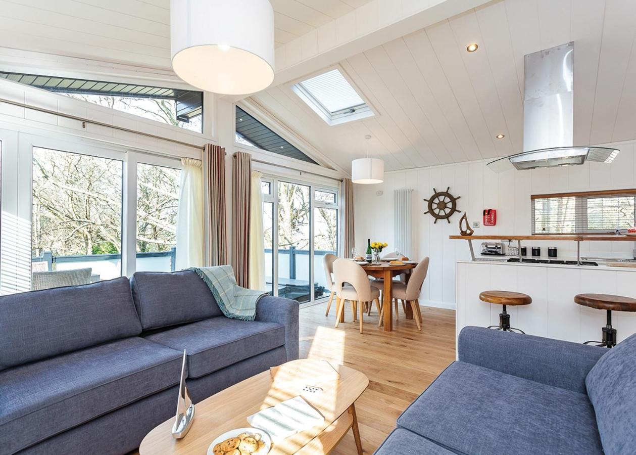 Woodside Bay Lodge Retreat 우튼브리지 외부 사진