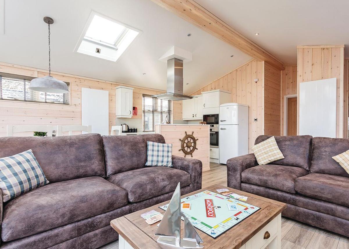 Woodside Bay Lodge Retreat 우튼브리지 외부 사진